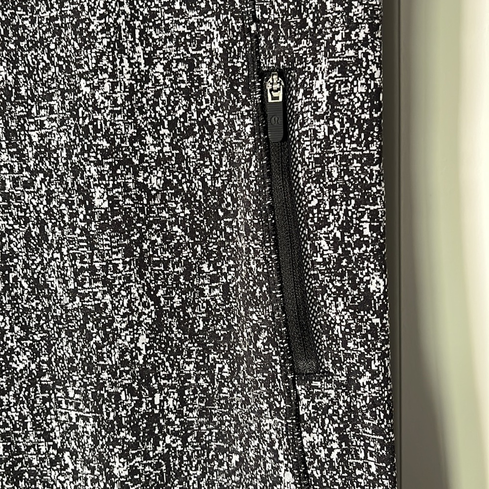 Lululemon Inspire Tight - Picture 5 of 8